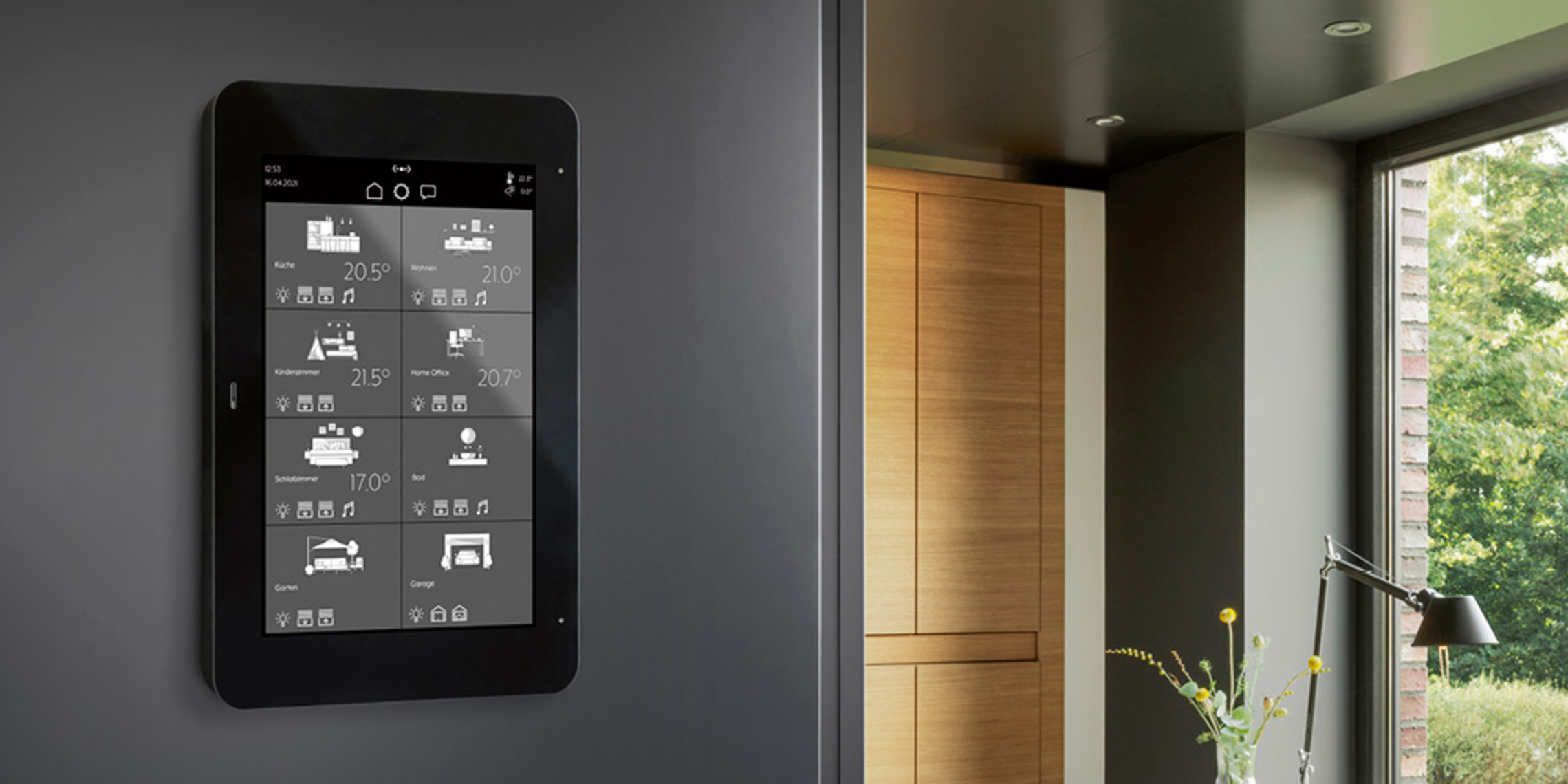 JUNG Smart Panel 8 bei EGATECH GmbH in Pirna