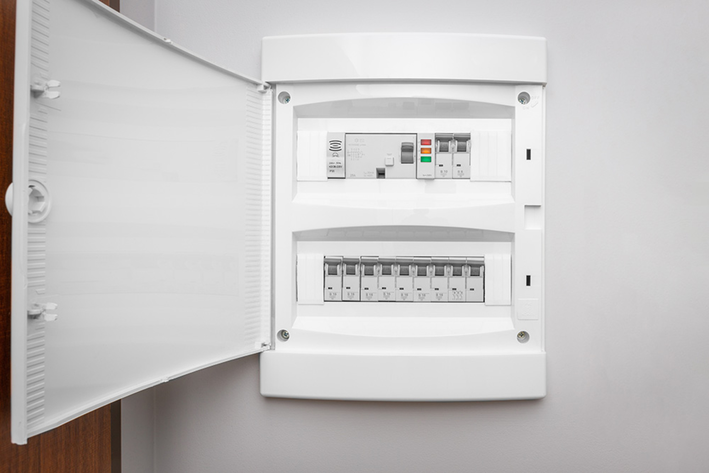 Über­spannungs­schutz bei EGATECH GmbH in Pirna