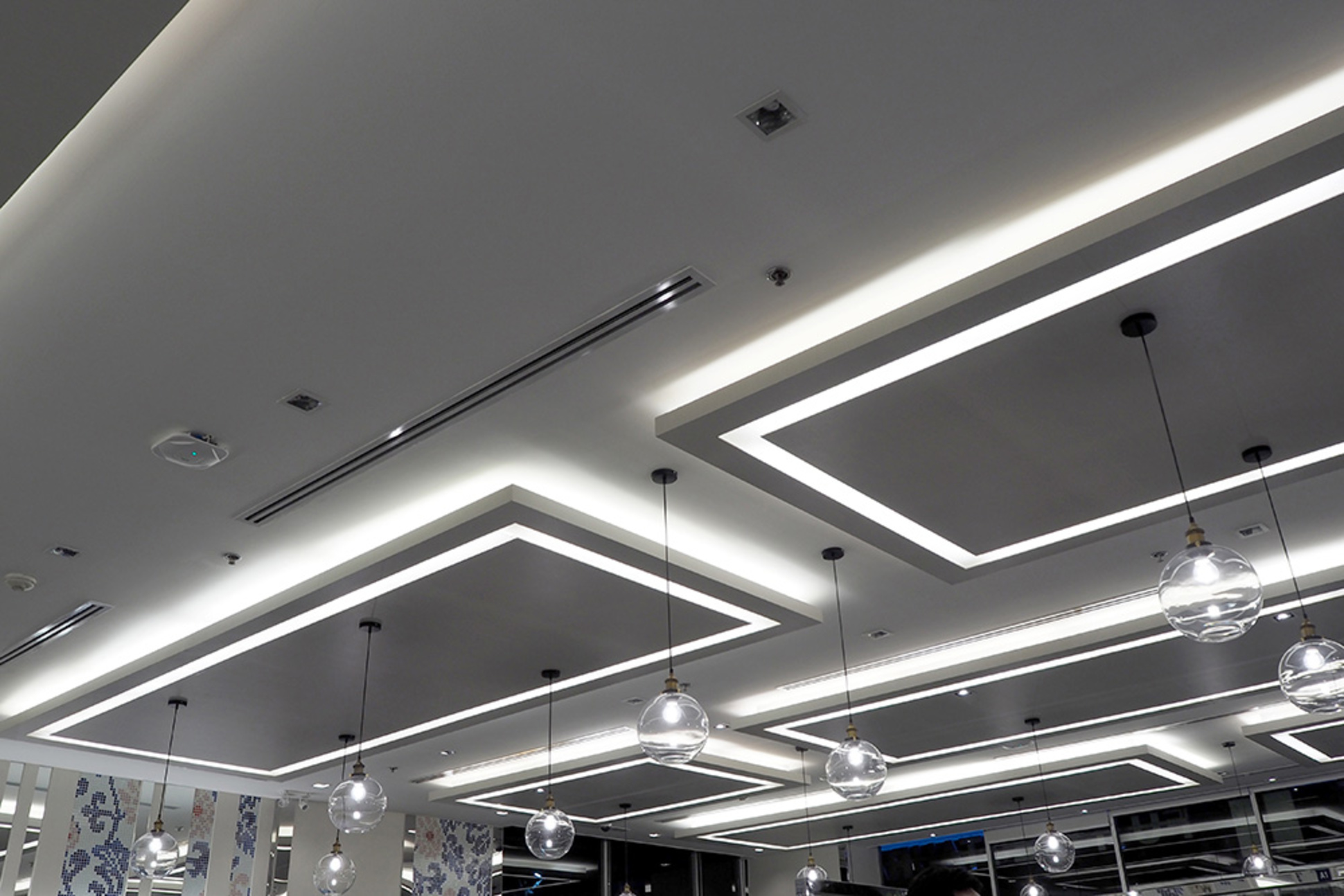LED-Beleuchtung bei EGATECH GmbH in Pirna