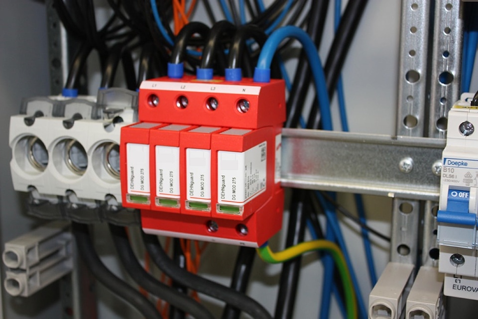 U berspannungsschutz bei EGATECH GmbH in Pirna